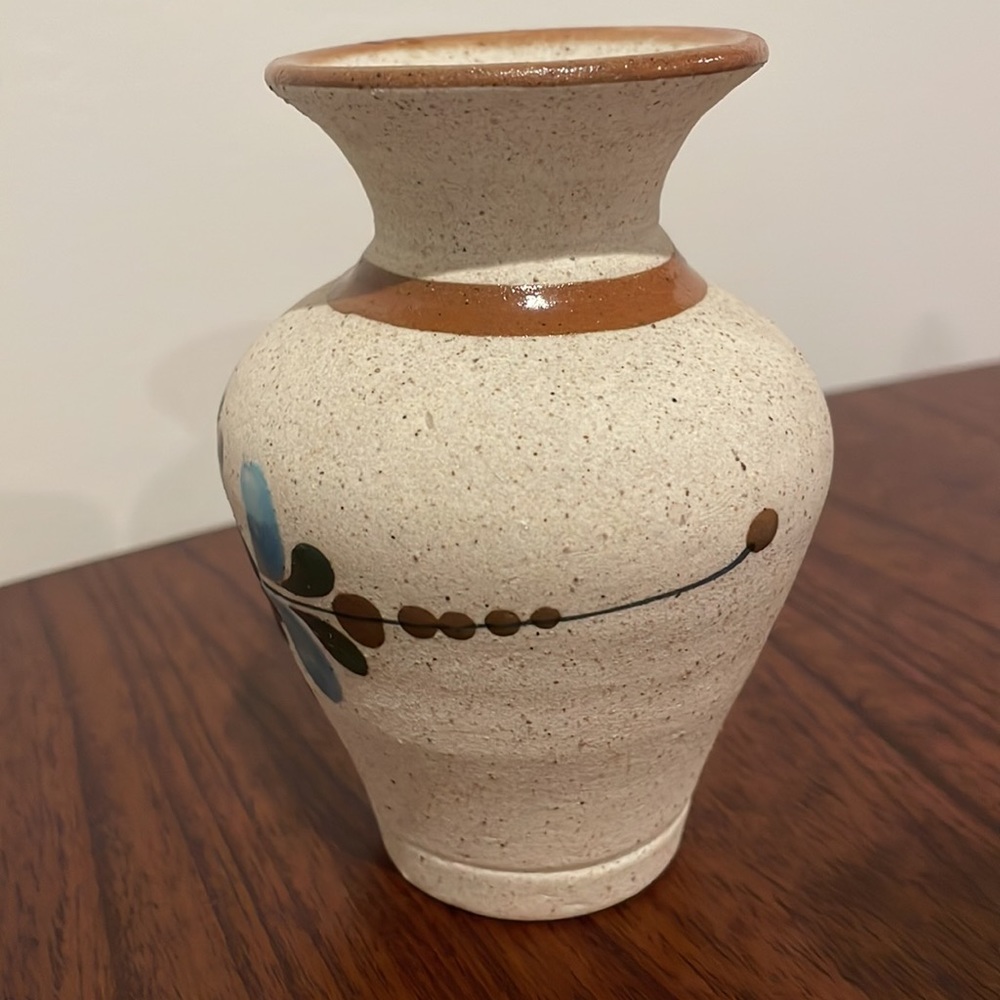 Signed Tonala Mexican Pottery Handpainted Small Vase - Picture 6 of 9
